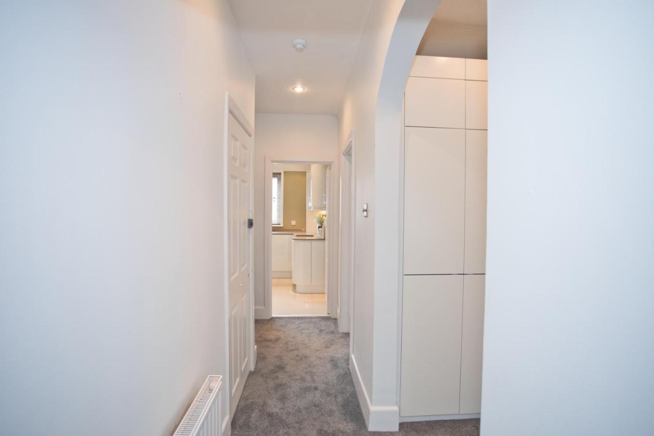Beach Apartment In Sandbanks Пул Екстер'єр фото
